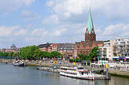 Stadtbild entlang der Weser in Bremen